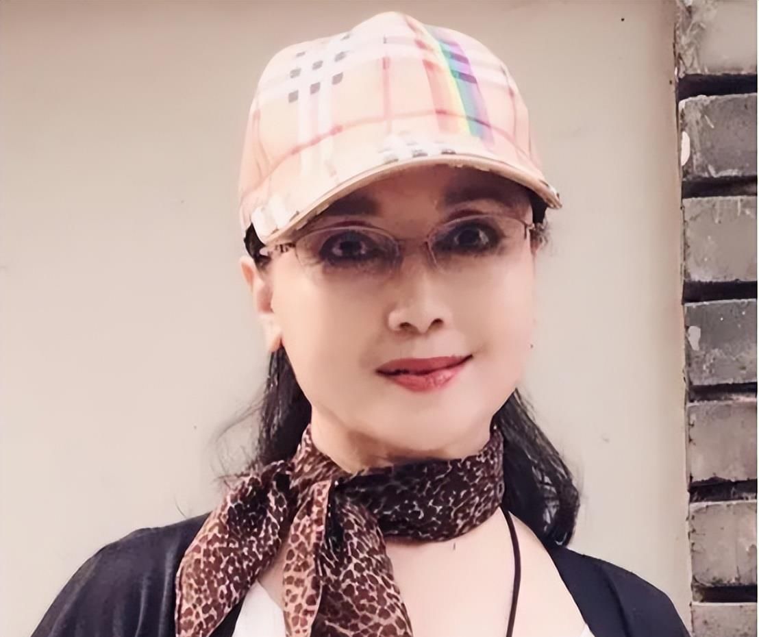 便一直拖着不表白,明眼人都能看出袁振林对魏慧丽有意思