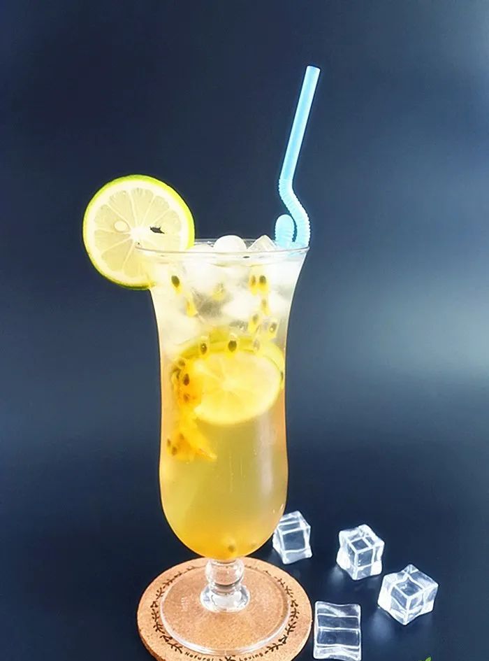 百香果青柠茶清新爽口好喝解暑只要有水果和绿茶就能做