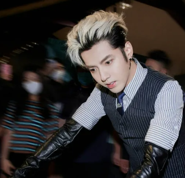 吴亦凡案开庭,都美竹感谢网友陪伴,律师分析其量刑会在五年以上休闲区蓝鸢梦想 - Www.slyday.coM 吴亦凡案开庭,都美竹感谢网友陪伴,律师分析其量刑会在五年以上休闲区蓝鸢梦想 - Www.slyday.coM