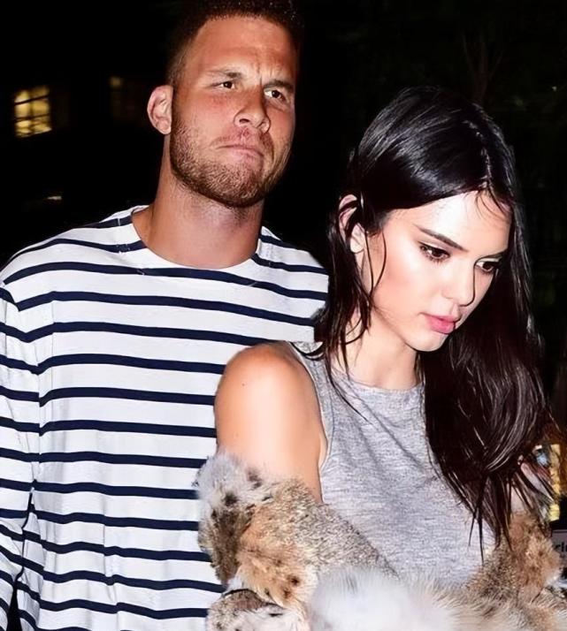 詹娜前男友6届全明星34岁年薪264万连续自嘲布克要小心