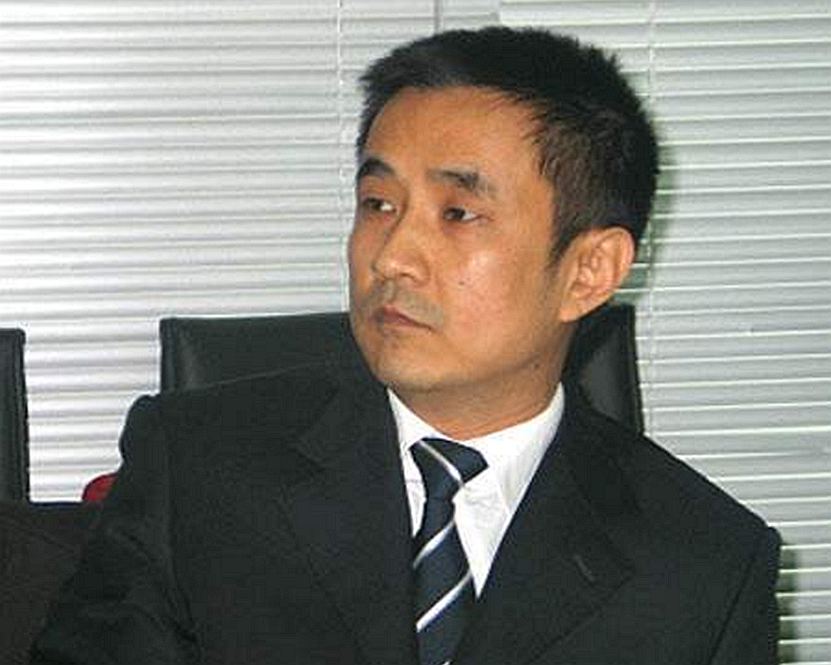 北京地产大亨王永红破产欠债800亿带女明星和61亿逃往国外