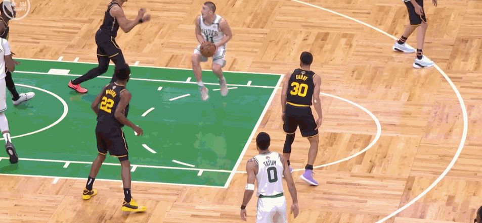 绿军后卫走步细节曝光:单脚连续触地 科尔抗议合理|科尔|裁判|凯尔特