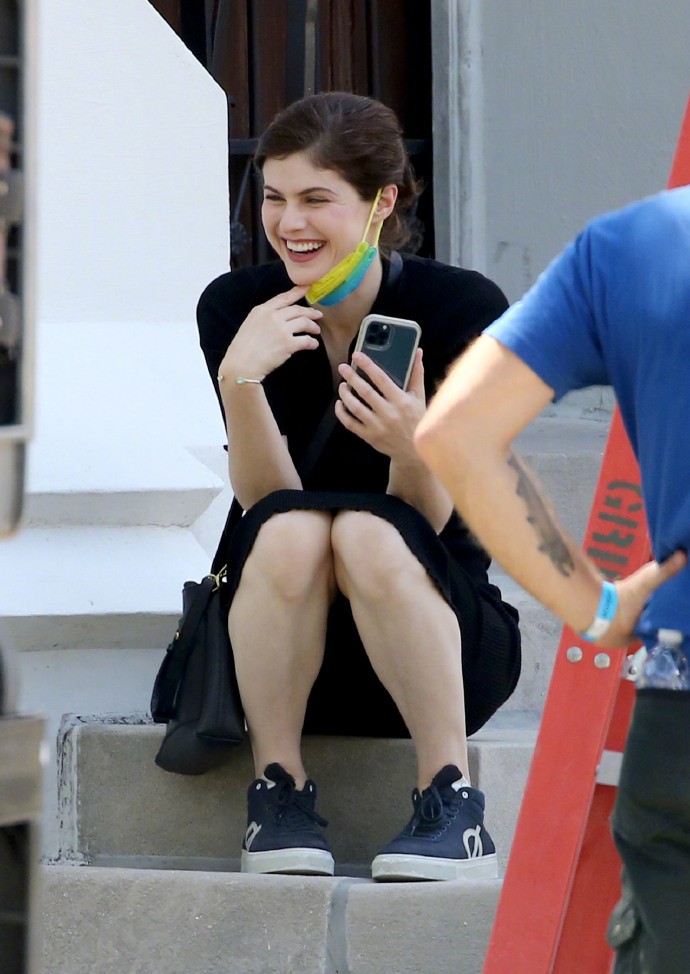 达达里奥身材引热议哈士奇蓝眼睛超迷人网友有吸血鬼的气质