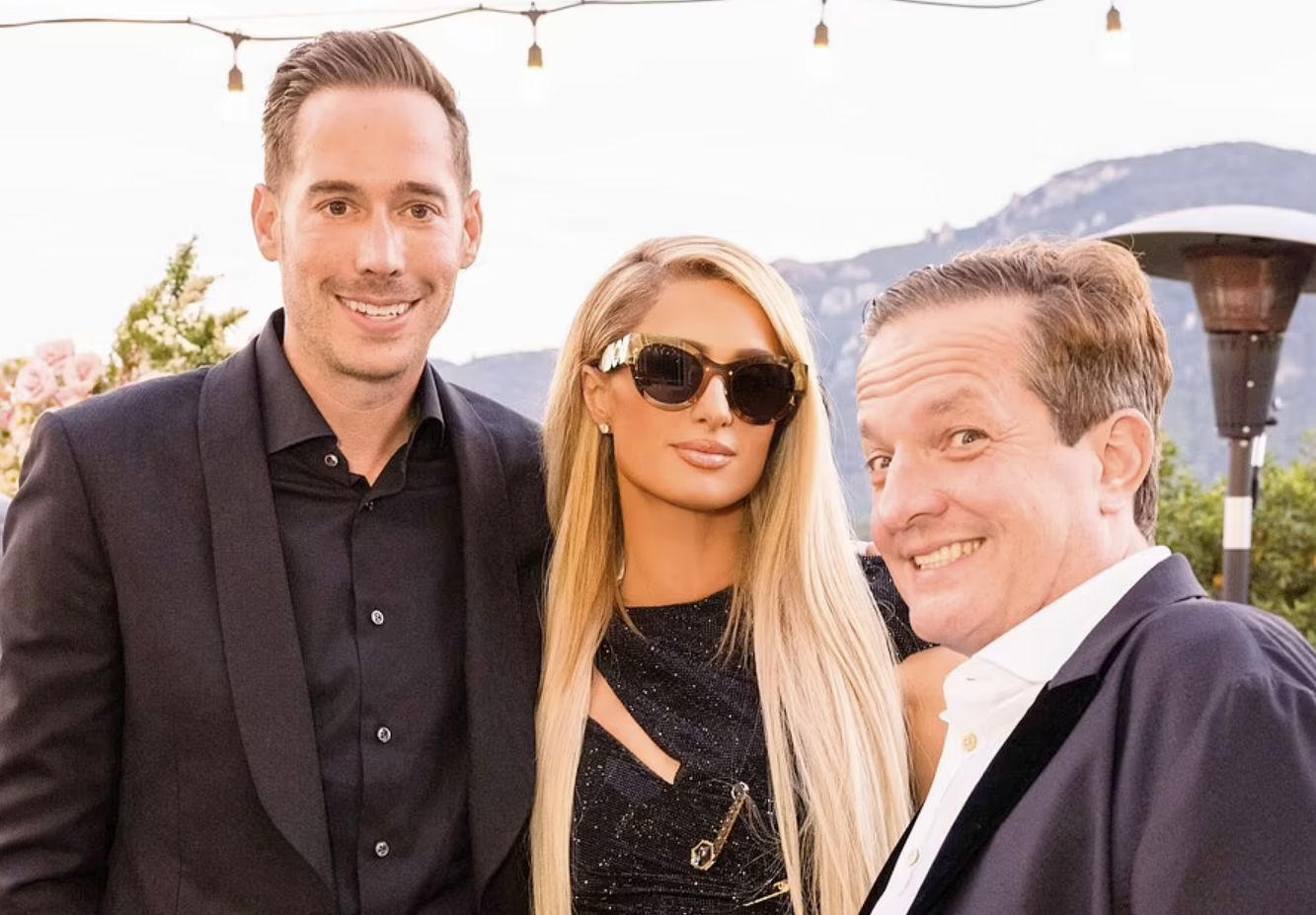 布兰妮大婚现场照曝光，造型令人啼笑皆非，前夫硬闯婚礼被捕休闲区蓝鸢梦想 - Www.slyday.coM