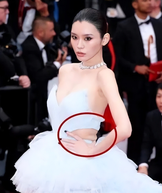 有种红毯尴尬叫“得罪造型师”,章子怡成“卤蛋”,有人暴露缺陷休闲区蓝鸢梦想 - Www.slyday.coM 有种红毯尴尬叫“得罪造型师”,章子怡成“卤蛋”,有人暴露缺陷休闲区蓝鸢梦想 - Www.slyday.coM