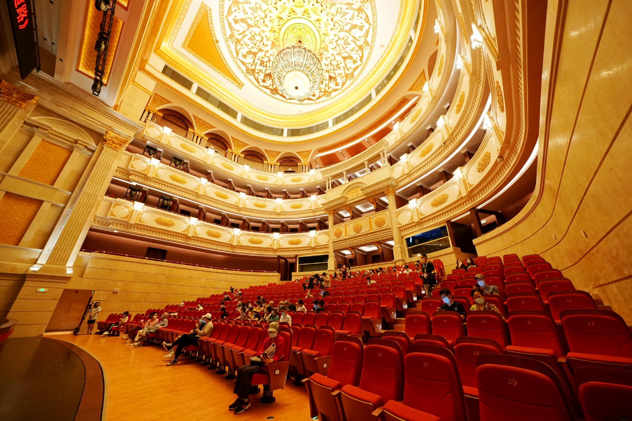 东二环外中央歌剧院剧场正式与观众见面