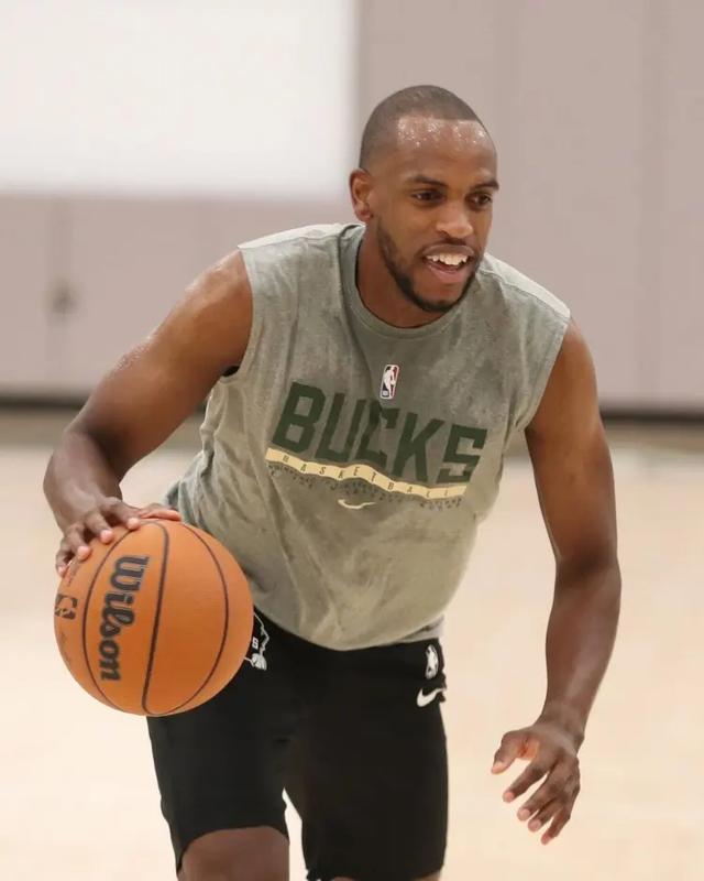 2隐患让雄鹿打退堂鼓 2将或抢他饭碗|雄鹿|米德尔顿|米神_新浪新闻