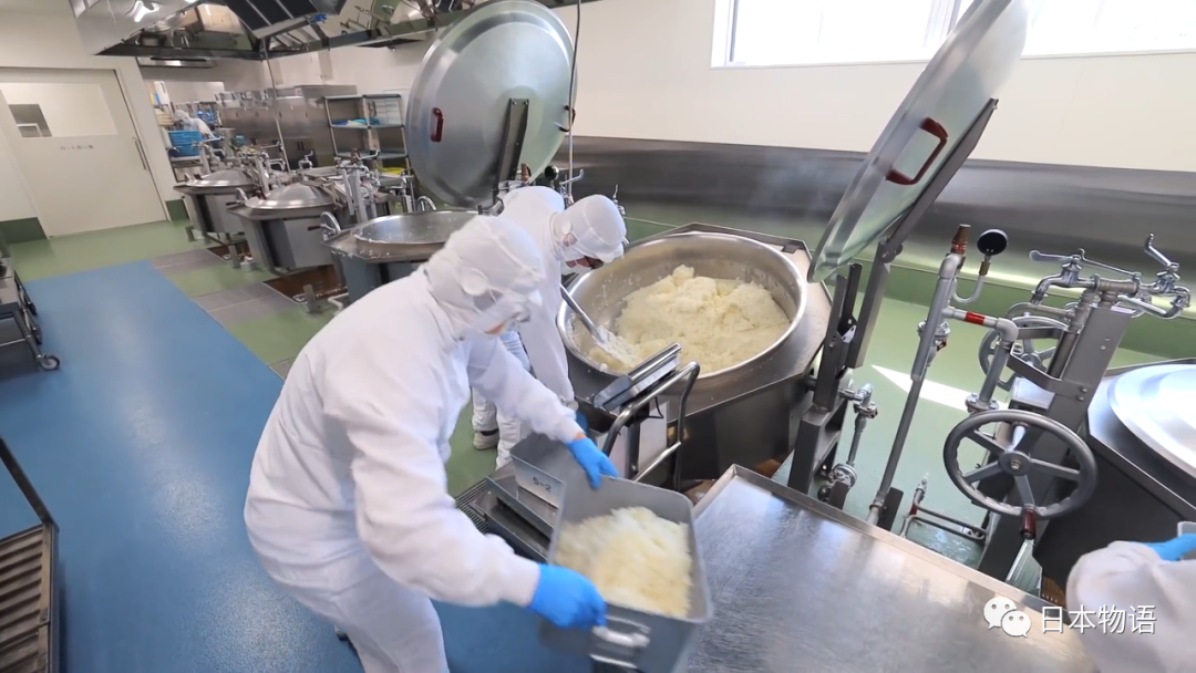 日本的孩子不吃盒饭来看看日本的食品加工厂如何制作中小学生午餐