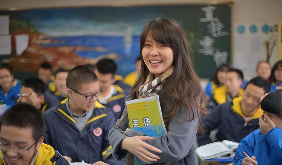 90后老师朋友圈吐槽火了，语言幽默堪比段子手，被同行催着更新休闲区蓝鸢梦想 - Www.slyday.coM