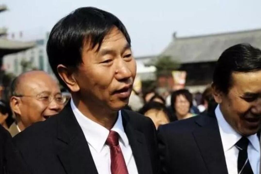 劳累过度多次晕倒离任时万人下跪挽留达康书记原型的耿彦波