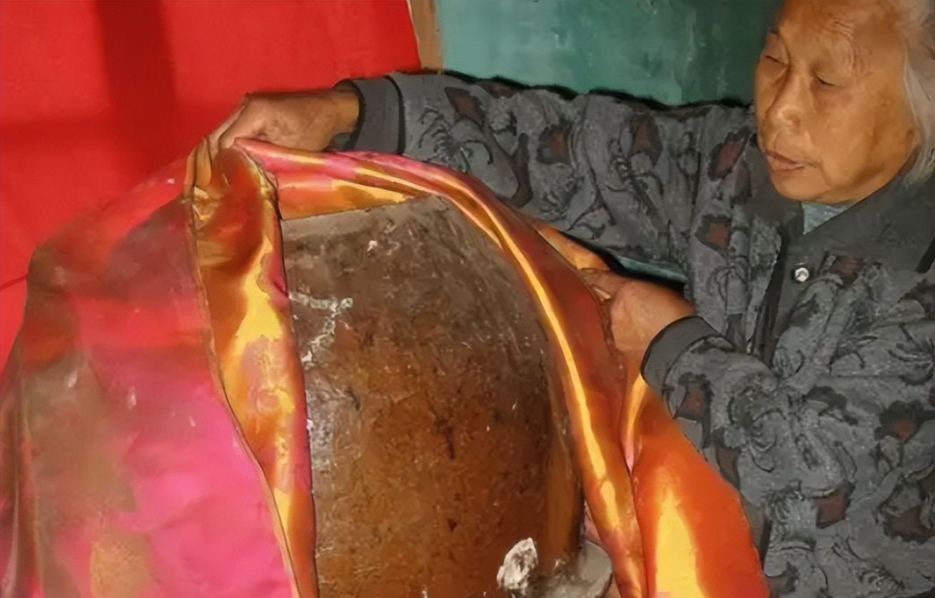 江西一老人花10年为寺庙修路,临终前对儿子说：为我缸葬休闲区蓝鸢梦想 - Www.slyday.coM