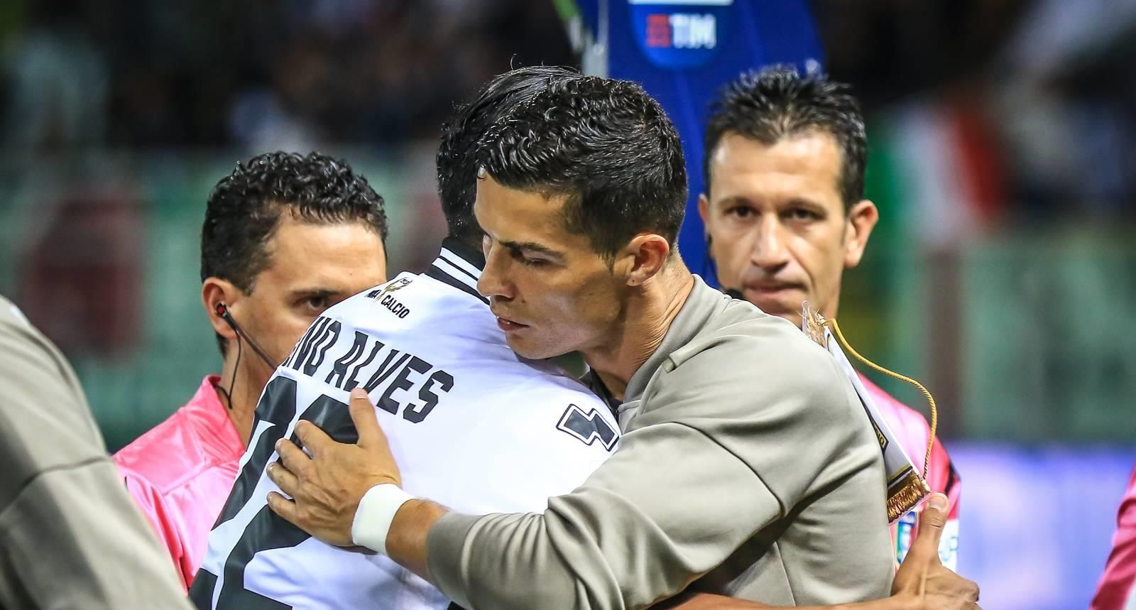 6年前夺欧洲杯冠军!葡萄牙40岁老将宣告退役,留下20年11队623场休闲区蓝鸢梦想 - Www.slyday.coM 6年前夺欧洲杯冠军!葡萄牙40岁老将宣告退役,留下20年11队623场休闲区蓝鸢梦想 - Www.slyday.coM