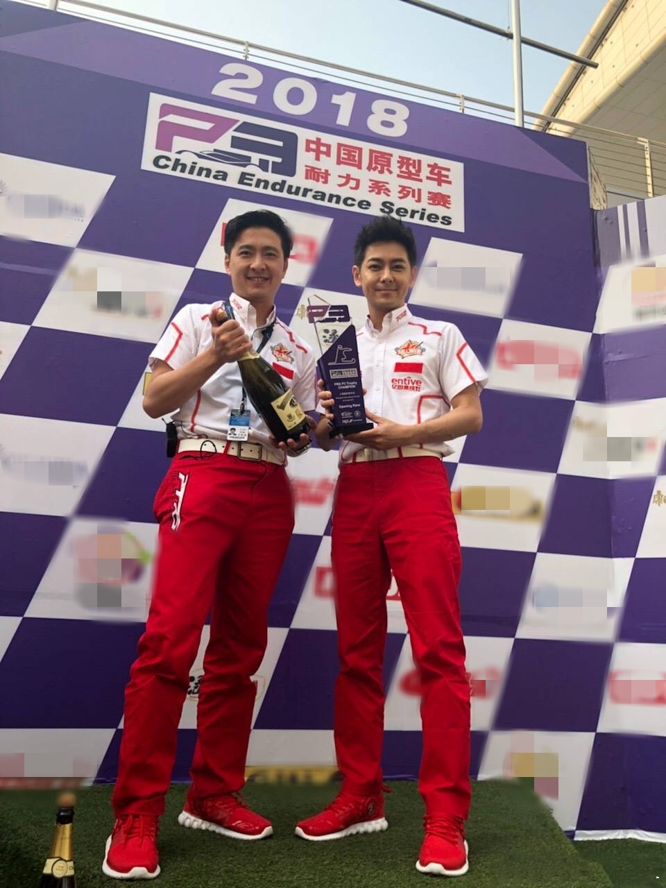 林志颖开特斯拉上班,和亲弟弟合体捞金,兄弟俩有商有量感情极佳休闲区蓝鸢梦想 - Www.slyday.coM 林志颖开特斯拉上班,和亲弟弟合体捞金,兄弟俩有商有量感情极佳休闲区蓝鸢梦想 - Www.slyday.coM