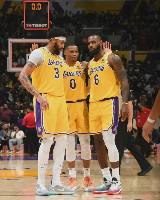 詹姆斯能带动浓眉吗?浓眉2个月没有投篮,哈姆建议威少做出牺牲休闲区蓝鸢梦想 - Www.slyday.coM 詹姆斯能带动浓眉吗?浓眉2个月没有投篮,哈姆建议威少做出牺牲休闲区蓝鸢梦想 - Www.slyday.coM