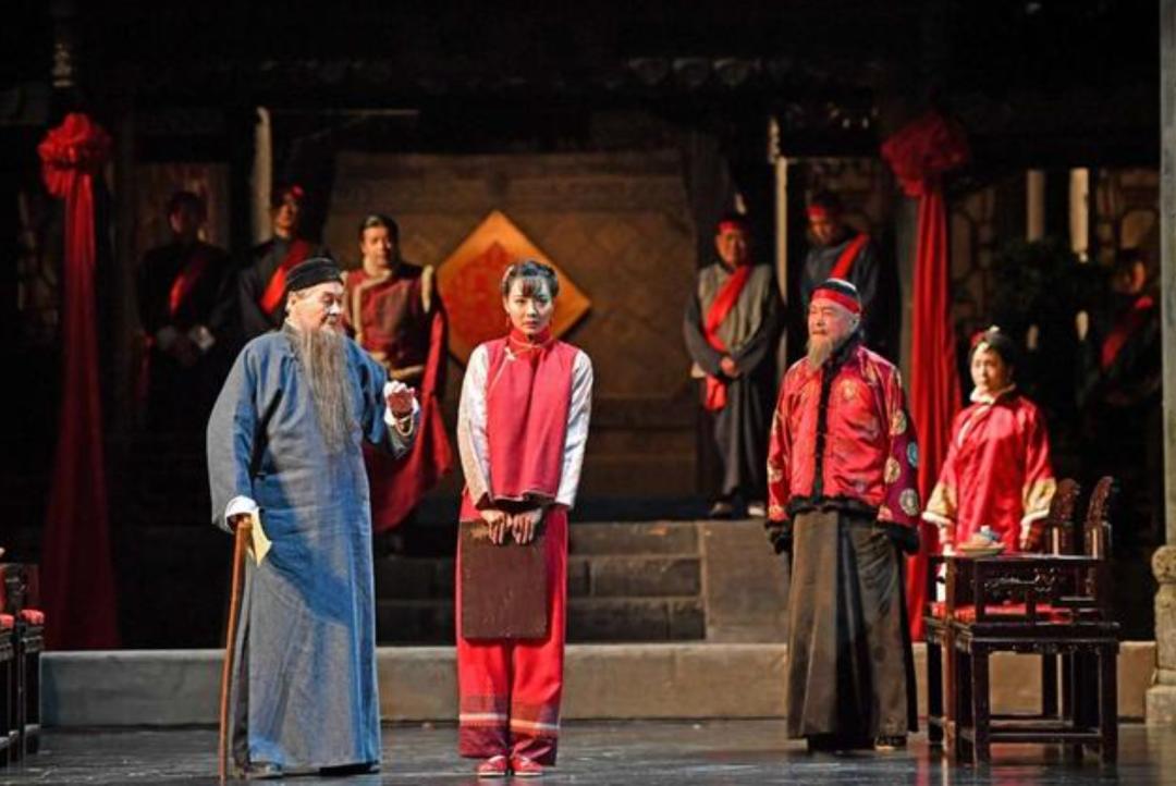 演了李六乙导演的《家》(巴金原著,曹禺编剧),原本是想让他演高老太爷