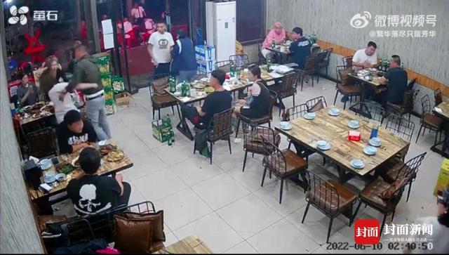 走访打人案现场 警车10多分钟后到现场 伤情最重一位掉了几颗牙休闲区蓝鸢梦想 - Www.slyday.coM 走访打人案现场 警车10多分钟后到现场 伤情最重一位掉了几颗牙休闲区蓝鸢梦想 - Www.slyday.coM