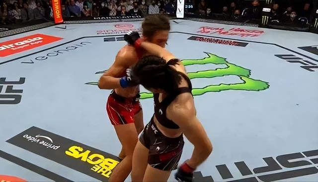 转身鞭拳！张伟丽以KO方式再次战胜乔安娜休闲区蓝鸢梦想 - Www.slyday.coM