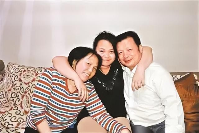 现实版《猎罪图鉴》神探：寻子父母拿孩子十几年前的照片找到了他休闲区蓝鸢梦想 - Www.slyday.coM