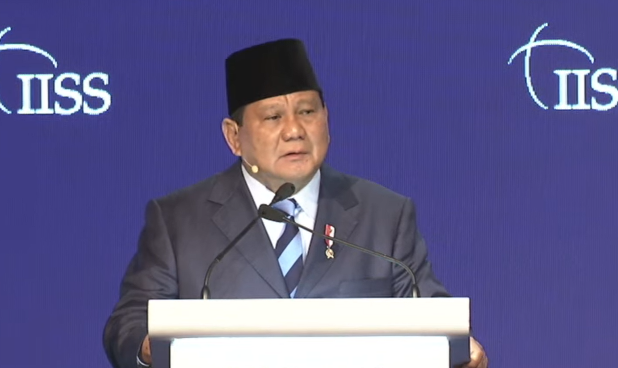 印尼国防部长普拉博沃11日在第19届香格里拉对话会上发言。视频截图