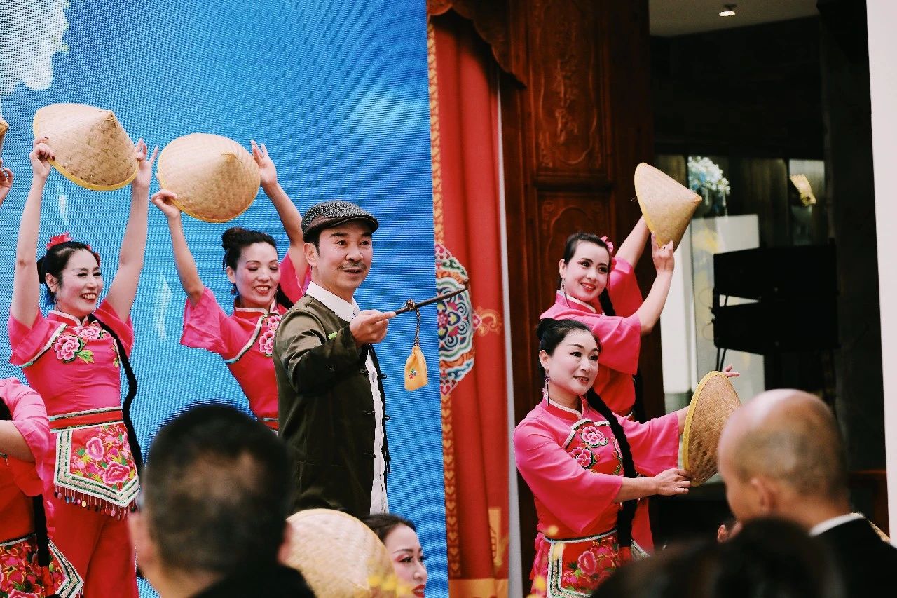 当荷尔蒙遇上自习室：昆明呈贡大学城约会群生存指南