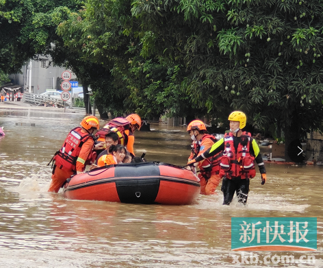 强降雨引发内涝，恩平消防紧急疏散转移被困群众200余人休闲区蓝鸢梦想 - Www.slyday.coM