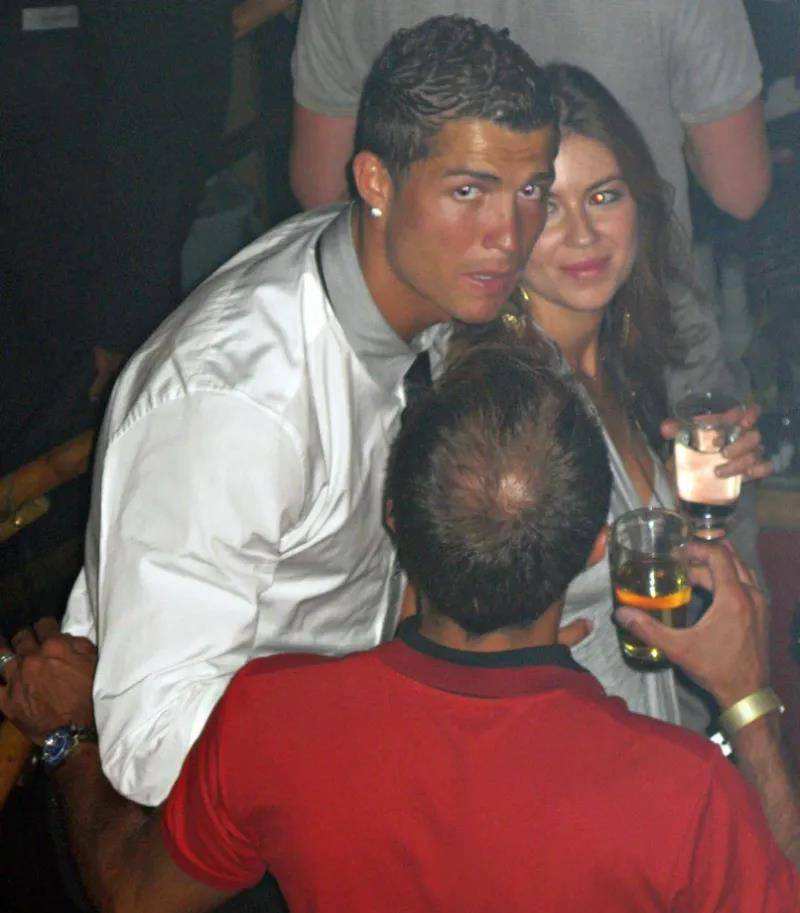 当时24岁的c罗到美国拉斯维加斯游玩,期间他和一位名叫马约加的女子