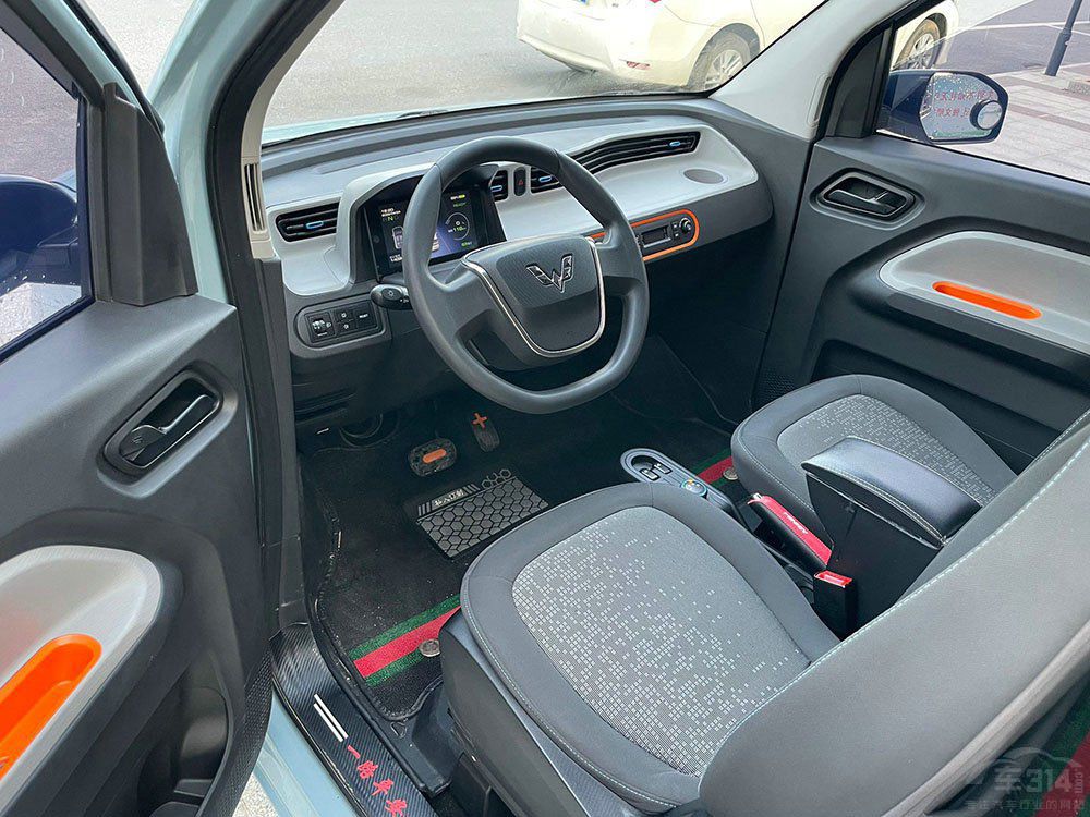 代步神车PK QQ冰淇淋对比宏光MINIEV