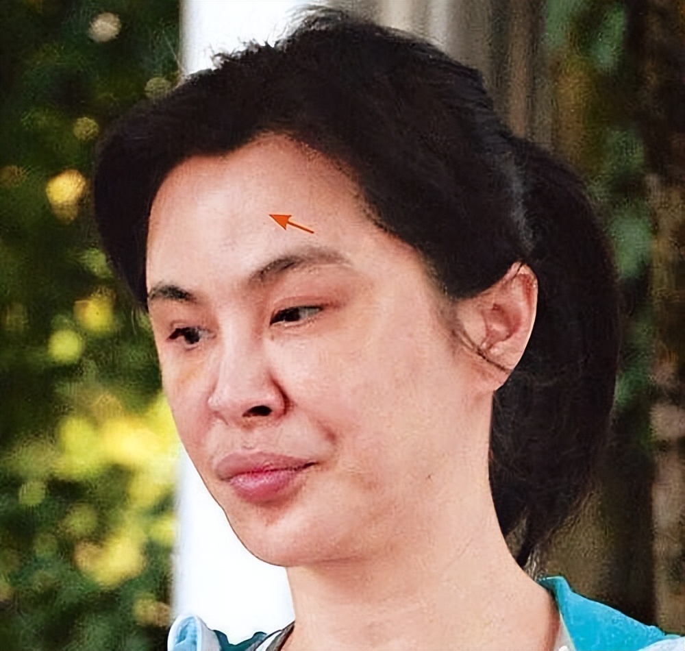 王祖贤终究是没抗住岁月素颜生图下太显龄了但气质仍高级