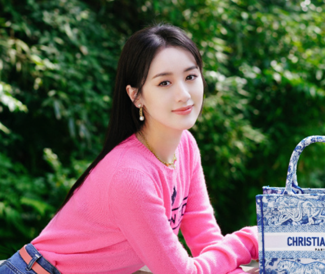 袁冰妍新图又撞脸赵丽颖，被曝将出演杨幂新剧女二，资源降级？休闲区蓝鸢梦想 - Www.slyday.coM