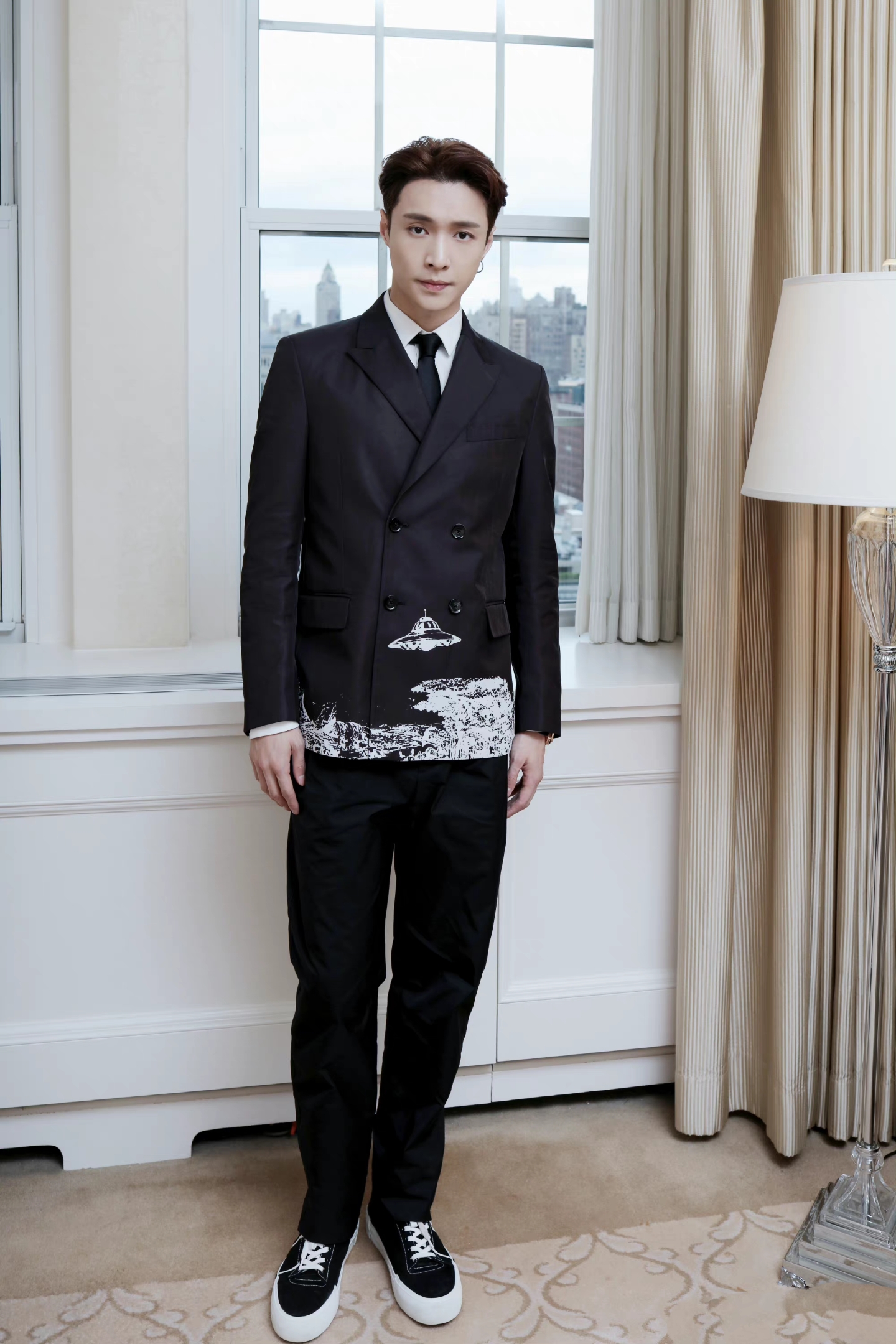 头大肩窄小短腿双下巴赘肉没修图的男明星身材真是没眼看