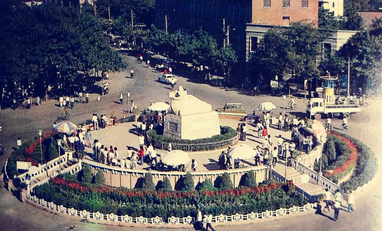 老照片:80年代的河北邢台,电报大楼,三女雕塑,达活泉,清风楼__财经