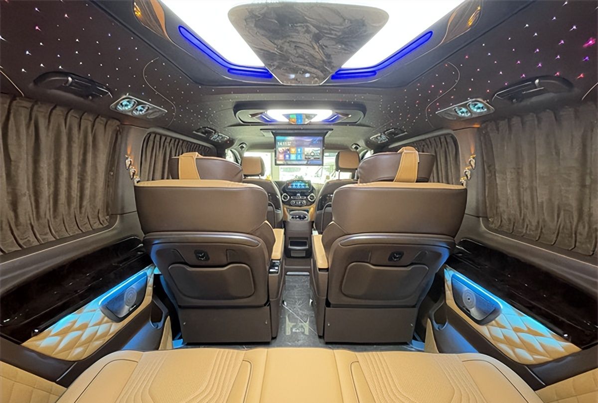 奔驰威霆改装配置详情十台威霆九个改同级别最豪华内饰