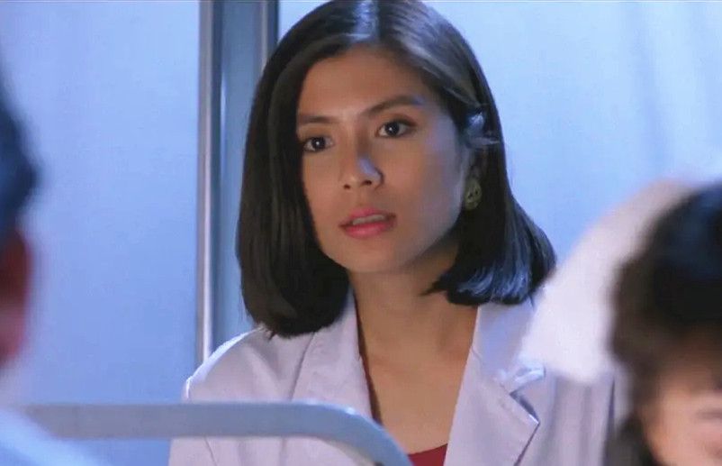 新加坡女神潘玲玲近照穿吊带裙大秀好身材51岁抗癌成功精神好