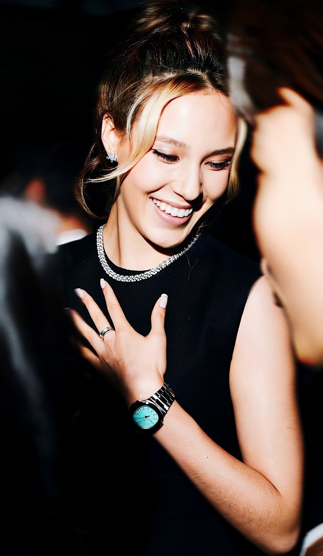 多位中国粉丝在伦敦偶遇谷爱凌！与妈妈逛平价店，店内无人戴口罩休闲区蓝鸢梦想 - Www.slyday.coM