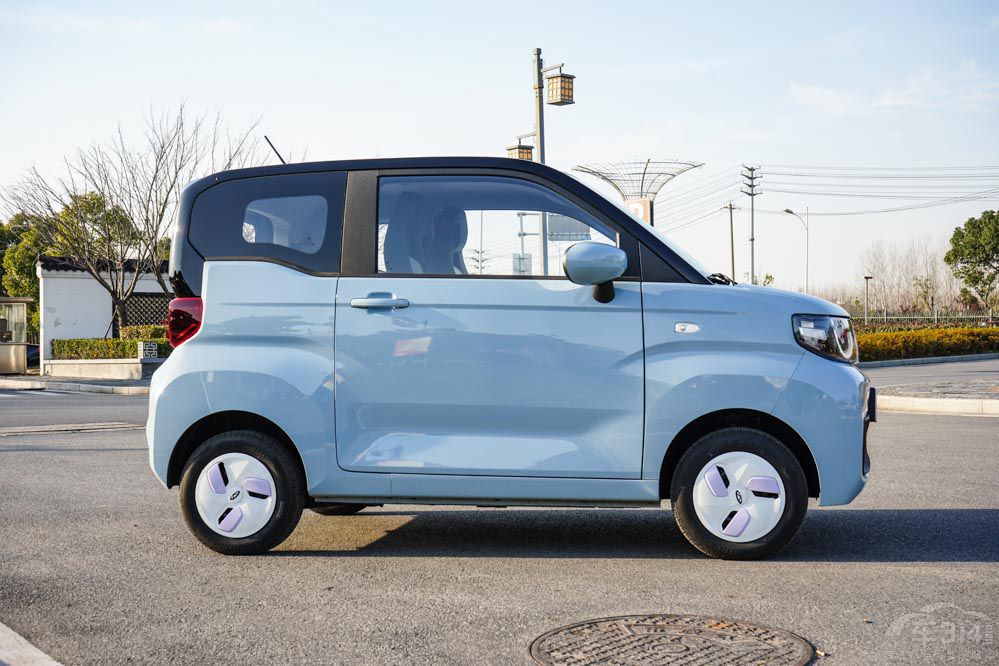 代步神车PK QQ冰淇淋对比宏光MINIEV