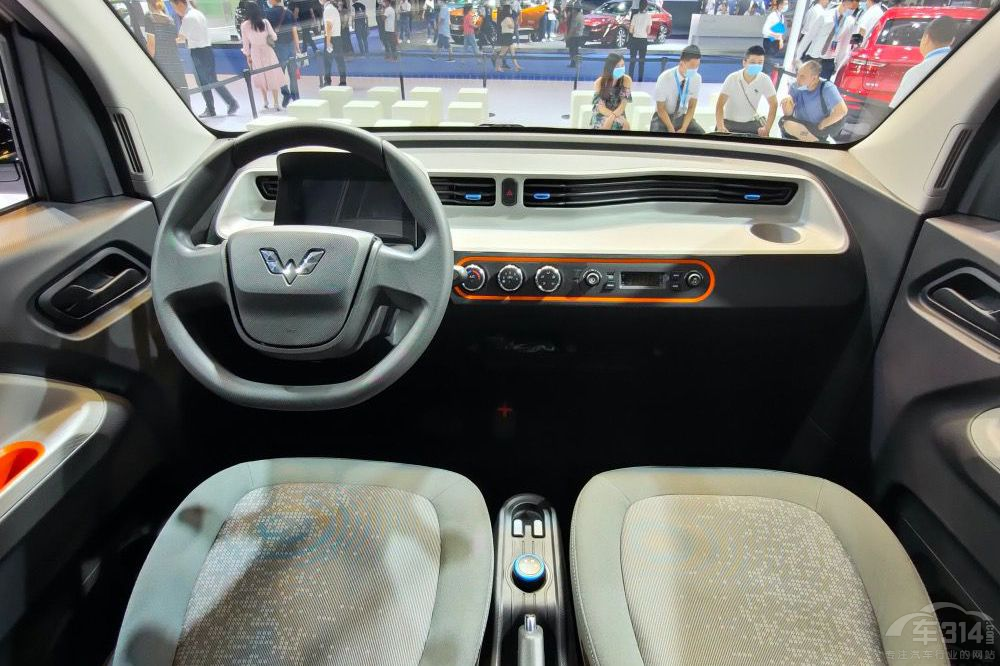 代步神车PK QQ冰淇淋对比宏光MINIEV