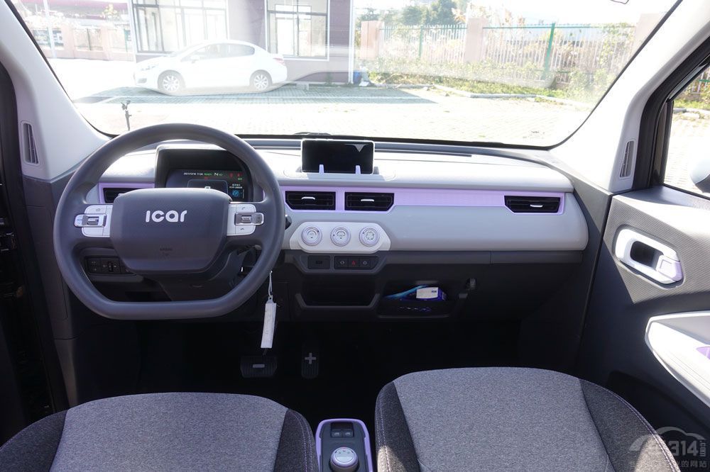 代步神车PK QQ冰淇淋对比宏光MINIEV