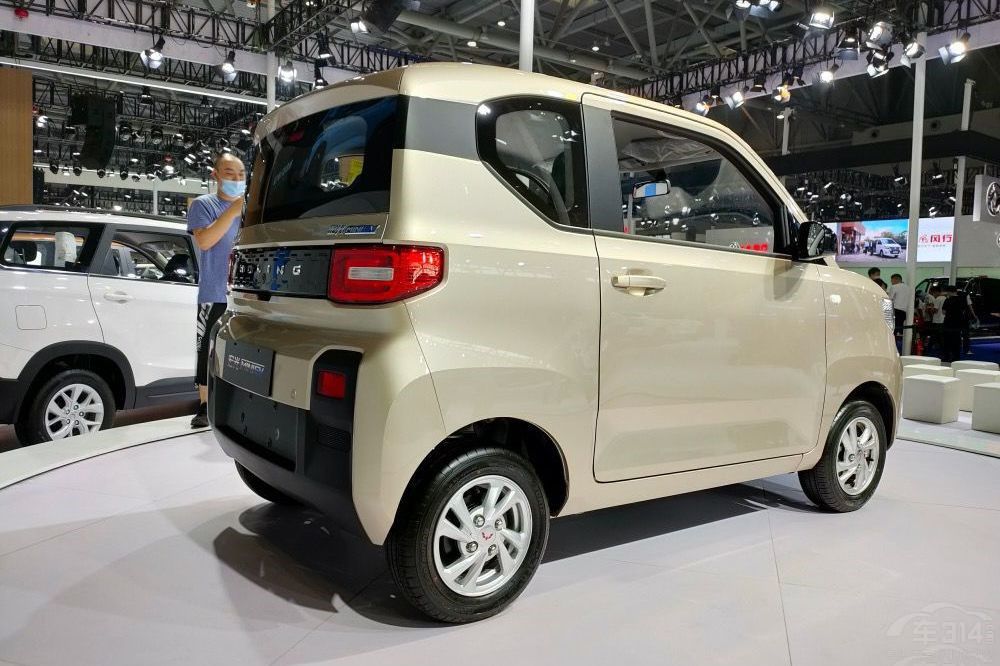 代步神车PK QQ冰淇淋对比宏光MINIEV