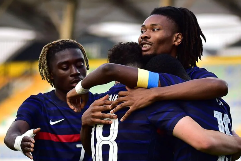 21逆转夺冠法国队结束7年等待第12次加冕黑人球员半壁江山