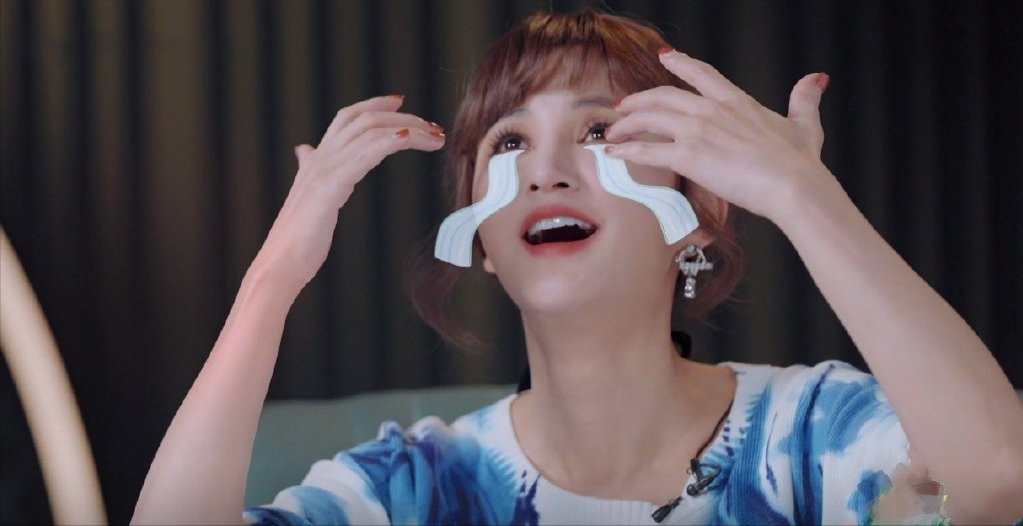 做人不能太礼貌?张歆艺一秒被宁静反向选走,台下的反应笑不活了休闲区蓝鸢梦想 - Www.slyday.coM 做人不能太礼貌?张歆艺一秒被宁静反向选走,台下的反应笑不活了休闲区蓝鸢梦想 - Www.slyday.coM