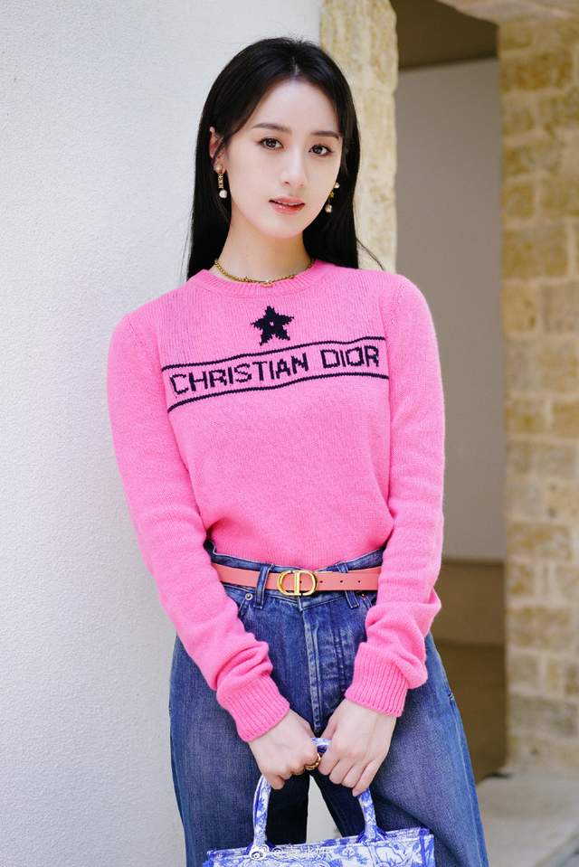 袁冰妍新图又撞脸赵丽颖，被曝将出演杨幂新剧女二，资源降级？休闲区蓝鸢梦想 - Www.slyday.coM