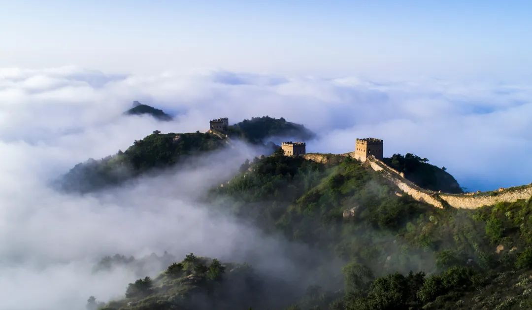 90后小伙蹲守长城7年，拍下50万张绝美照片，央视都忍不住盛赞：原来我们的长城这么美！休闲区蓝鸢梦想 - Www.slyday.coM