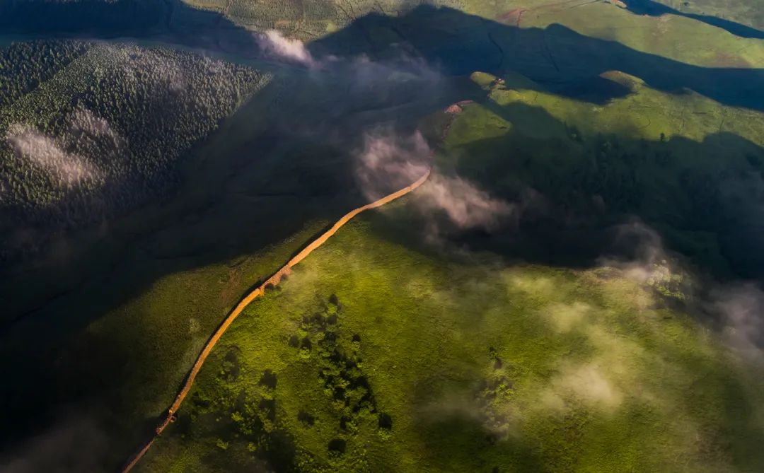 90后小伙蹲守长城7年，拍下50万张绝美照片，央视都忍不住盛赞：原来我们的长城这么美！休闲区蓝鸢梦想 - Www.slyday.coM