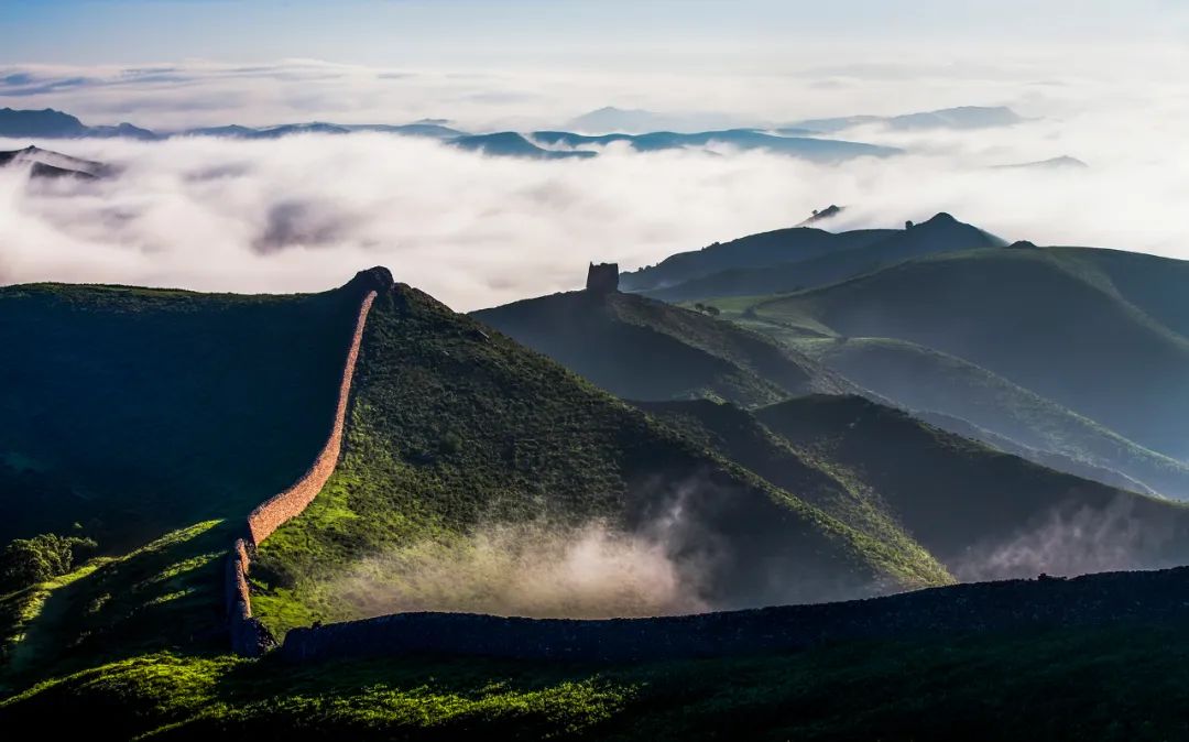 90后小伙蹲守长城7年，拍下50万张绝美照片，央视都忍不住盛赞：原来我们的长城这么美！休闲区蓝鸢梦想 - Www.slyday.coM