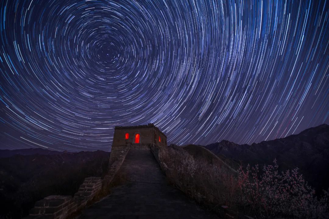 90后小伙蹲守长城7年，拍下50万张绝美照片，央视都忍不住盛赞：原来我们的长城这么美！休闲区蓝鸢梦想 - Www.slyday.coM