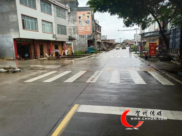 八步区桂岭镇扩宽道路便民利民