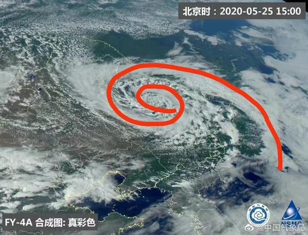 △2020年5月25日15:00（北京时）FY-4A卫星云图。图中的红色勾出的区域就是“东北冷涡”的涡旋云团。