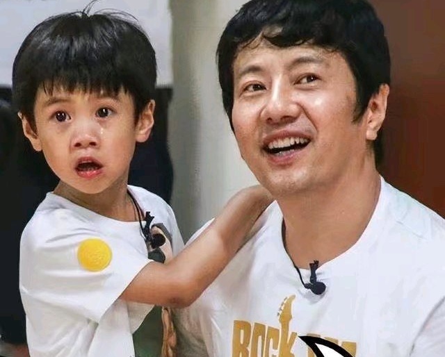 抓到11岁儿子说谎罚磕头一千次,引发争议后删文|郑钧|郑熙岳|教育方式