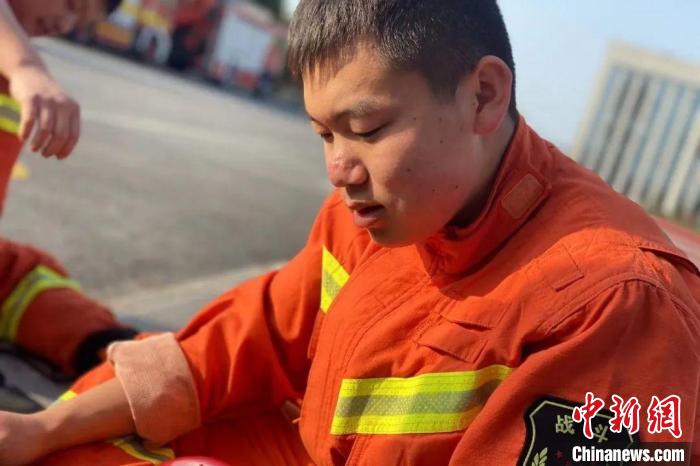 杭州火灾牺牲消防员被批准为烈士 追记一等功休闲区蓝鸢梦想 - Www.slyday.coM