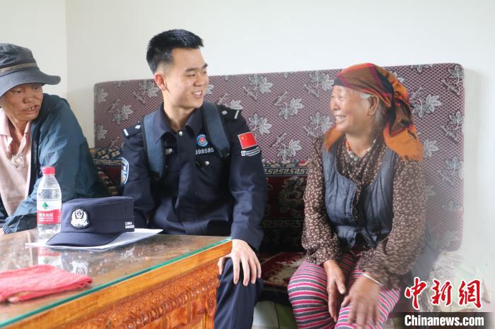 西藏“背包民警”的十二时辰休闲区蓝鸢梦想 - Www.slyday.coM